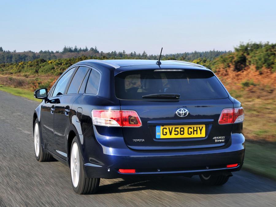  Toyota Avensis Tourer (T270) 2009 года  (UK) (фото 4 из 10)